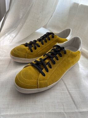 Yellow suede Primabase sneakers, size 39 (8.5 US), Italian made NWT and box